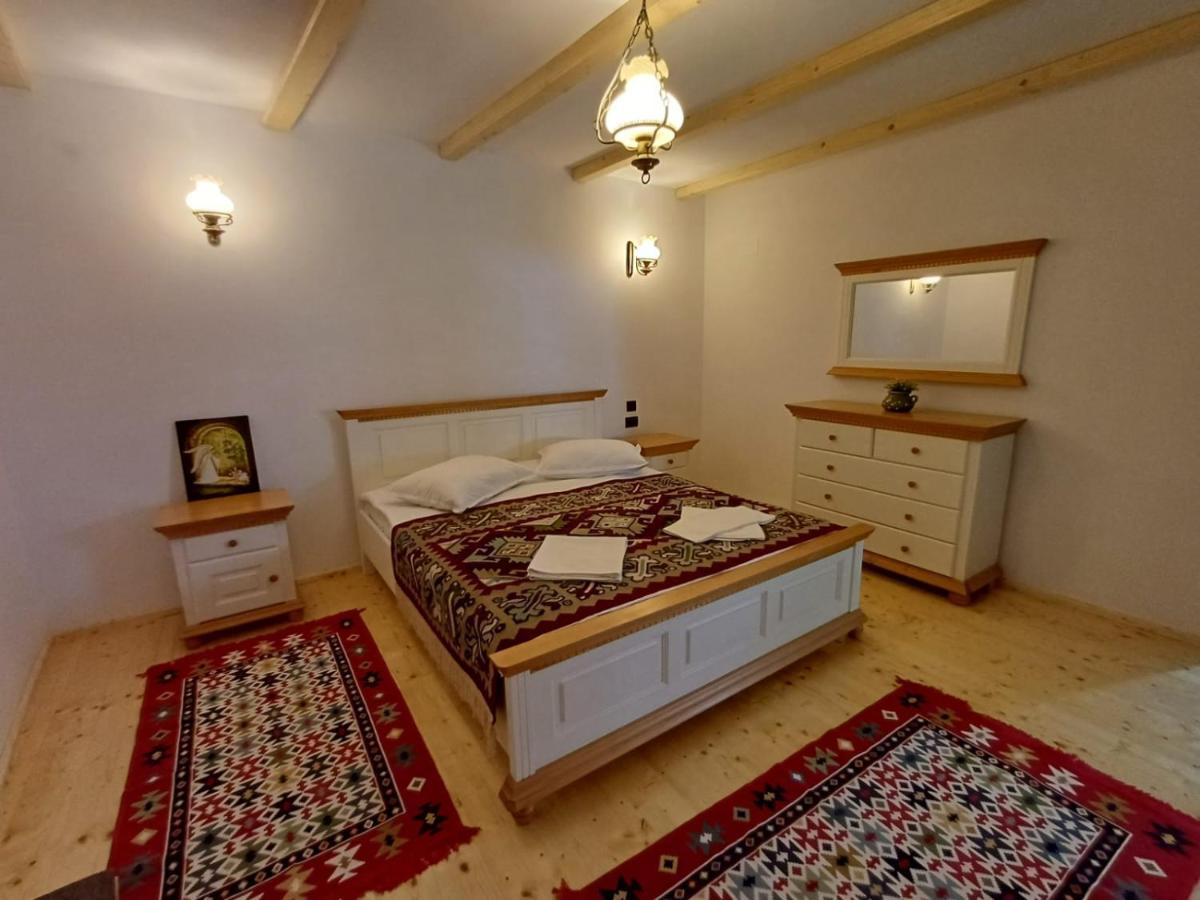 Casuta Din Valea Regilor Villa Gradistea de Munte Exterior photo