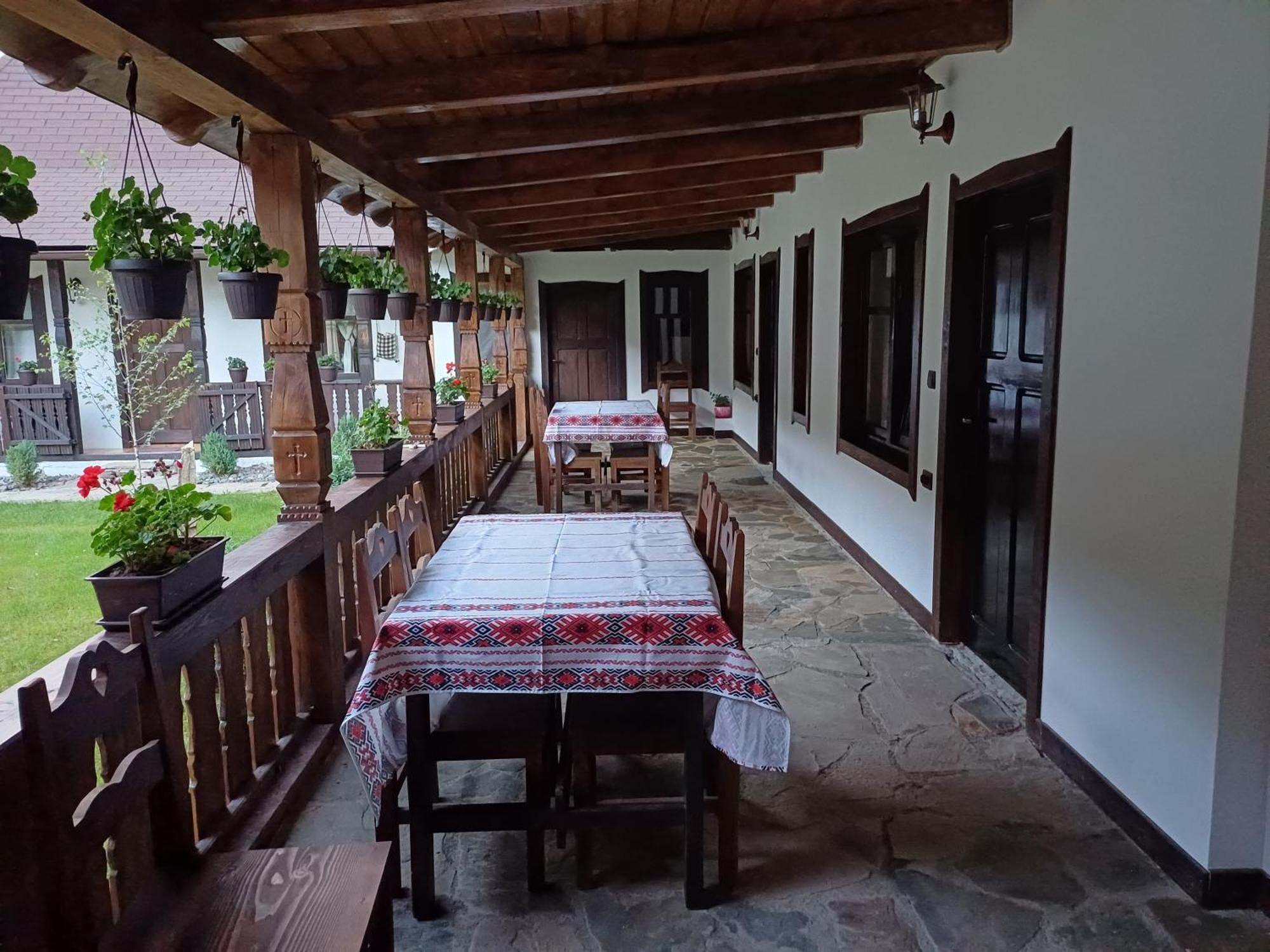 Casuta Din Valea Regilor Villa Gradistea de Munte Exterior photo